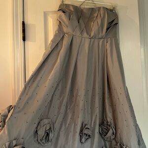 New Ryu Gray/Silver Formal Dress Beading Floral Detail Size Lg new w tags $110.